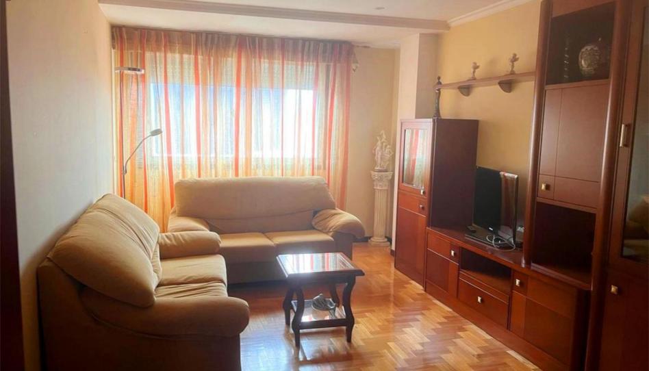 Foto 1 de Piso de alquiler en Avenida de Santiago, 16, Ventiun, Ourense