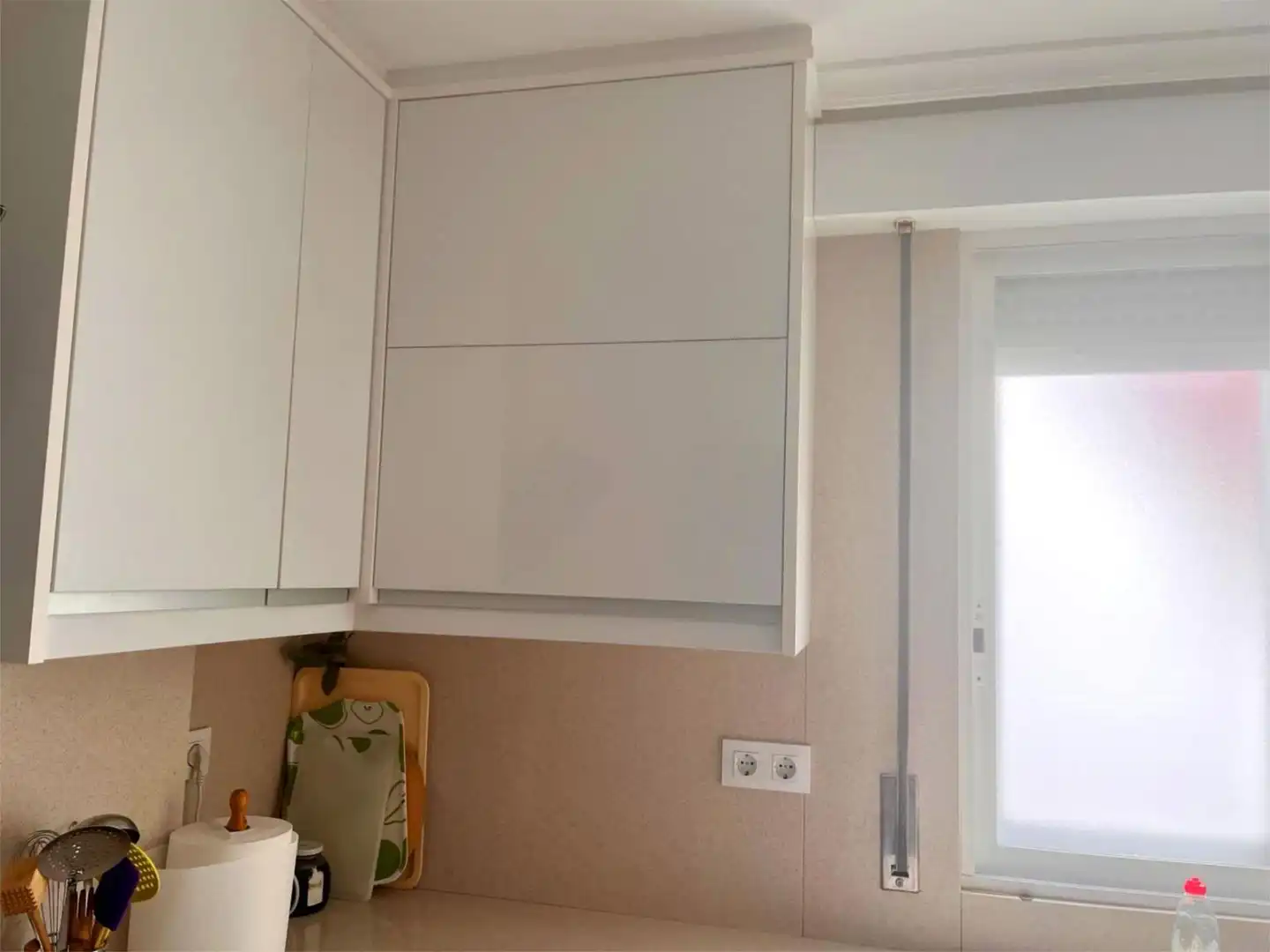 Cuina de Pis de lloguer en Ourense Capital  amb Calefacció, Parquet i Aparcament comunitari