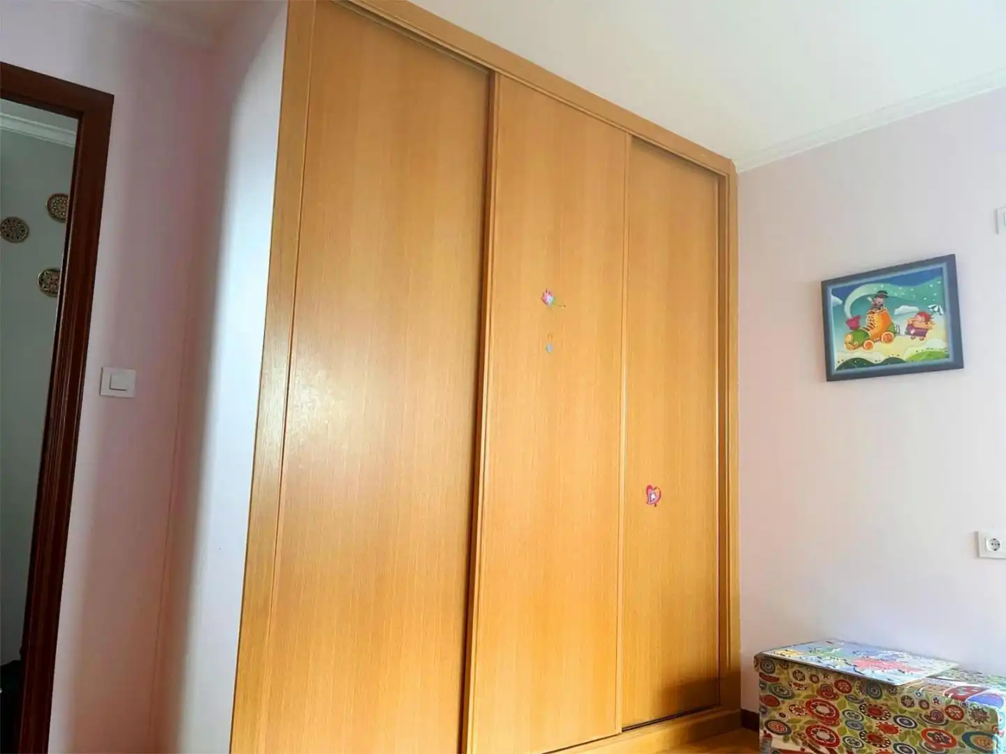 Dormitori de Pis de lloguer en Ourense Capital  amb Calefacció, Parquet i Aparcament comunitari