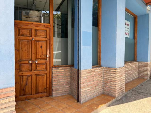 Local comercial en Venta en Calle de Salvatella, 12 en Santa Isabel