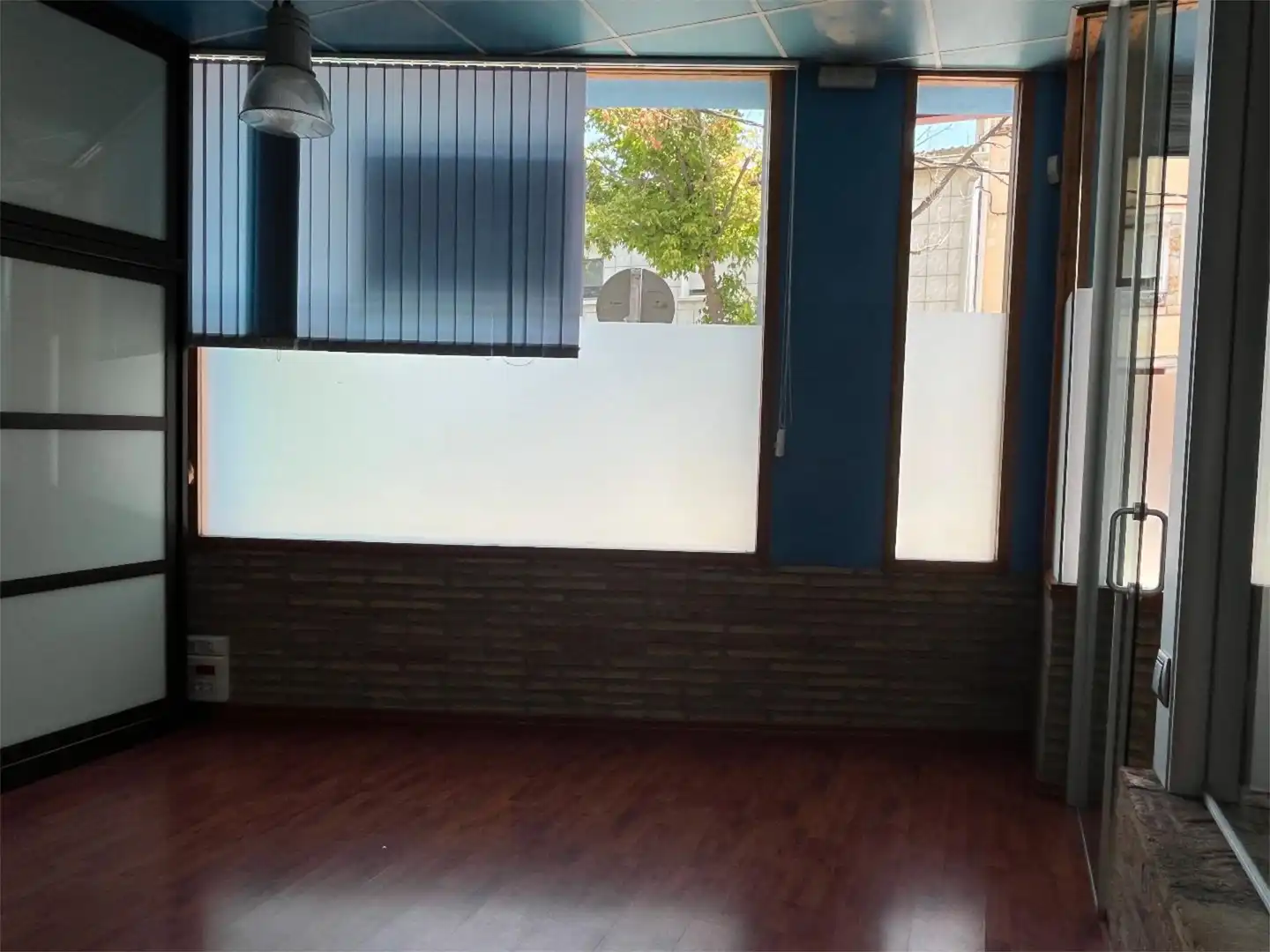Commercial properties for sale in Calle de Salvatella, 12, Santa Isabel Commercial properties for sale in Zaragoza with Air Conditioner, Heating and Parquet flooring