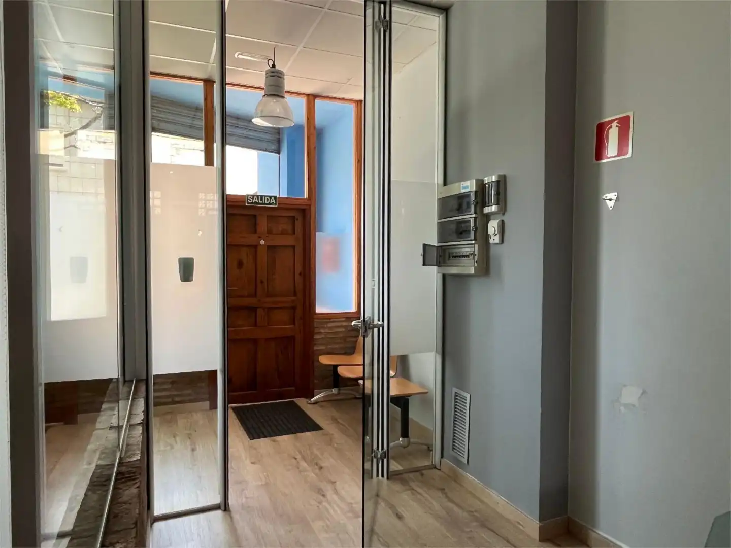 Commercial properties for sale in Calle de Salvatella, 12, Santa Isabel Commercial properties for sale in Zaragoza with Air Conditioner, Heating and Parquet flooring