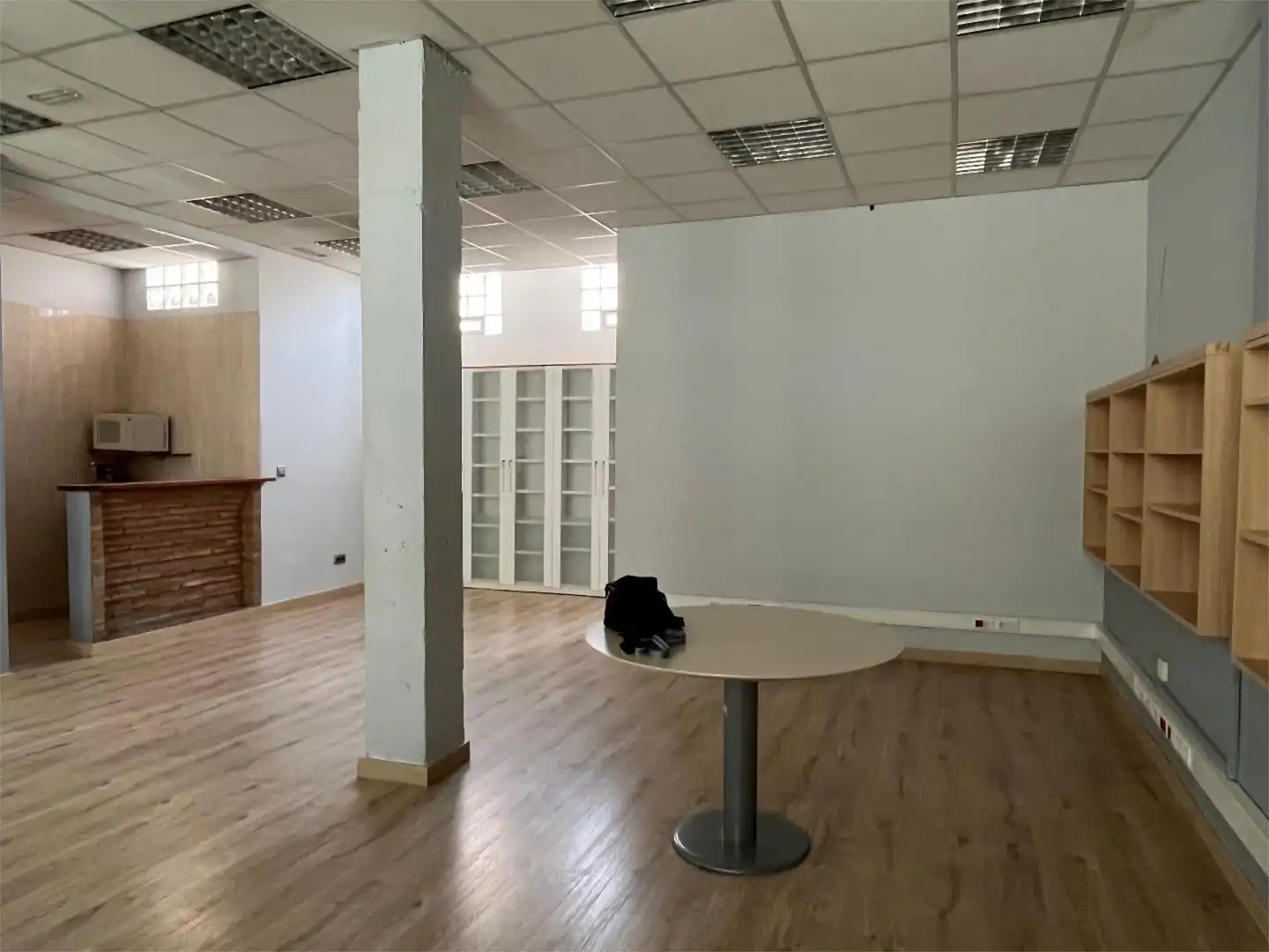 Commercial properties for sale in Calle de Salvatella, 12, Santa Isabel Commercial properties for sale in Zaragoza with Air Conditioner, Heating and Parquet flooring