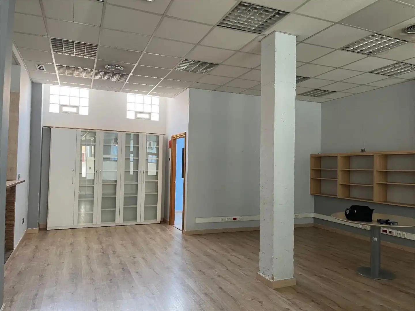 Commercial properties for sale in Calle de Salvatella, 12, Santa Isabel Commercial properties for sale in Zaragoza with Air Conditioner, Heating and Parquet flooring