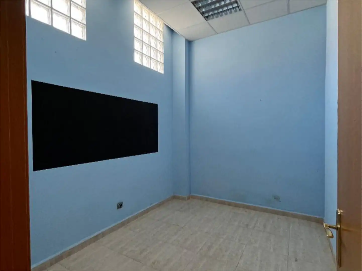 Commercial properties for sale in Calle de Salvatella, 12, Santa Isabel Commercial properties for sale in Zaragoza with Air Conditioner, Heating and Parquet flooring