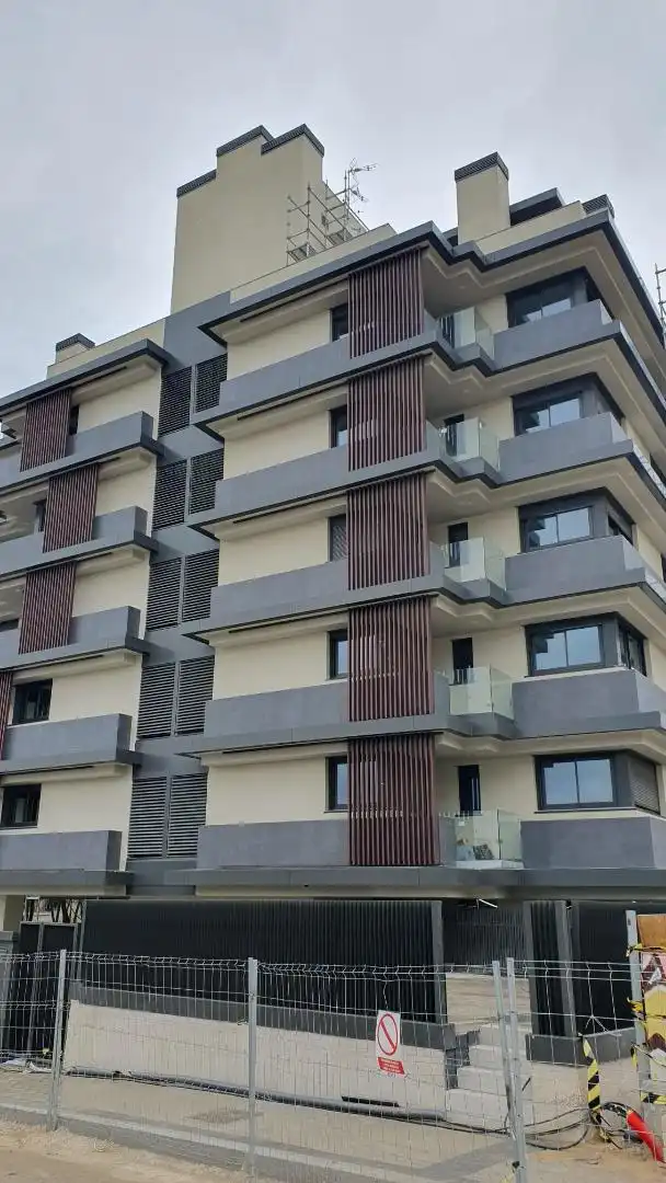 Exterior view of Attic for rent in  Madrid Capital  with Air Conditioner, Terrace and Swimming Pool