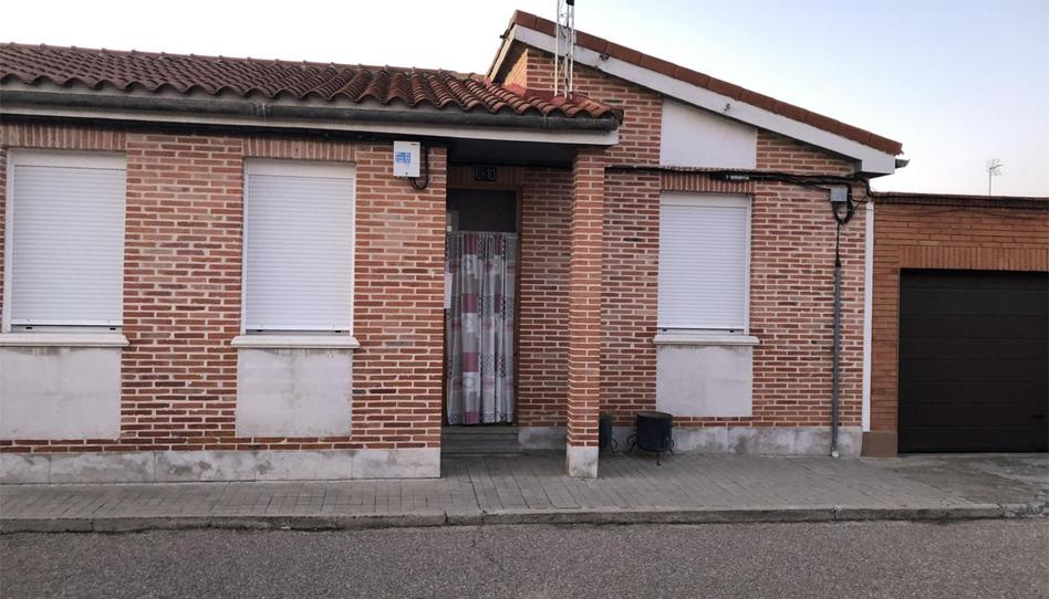 Photo 1 of Single-family semi-detached for sale in Calle Niño Jesús, 10, La Seca , Valladolid