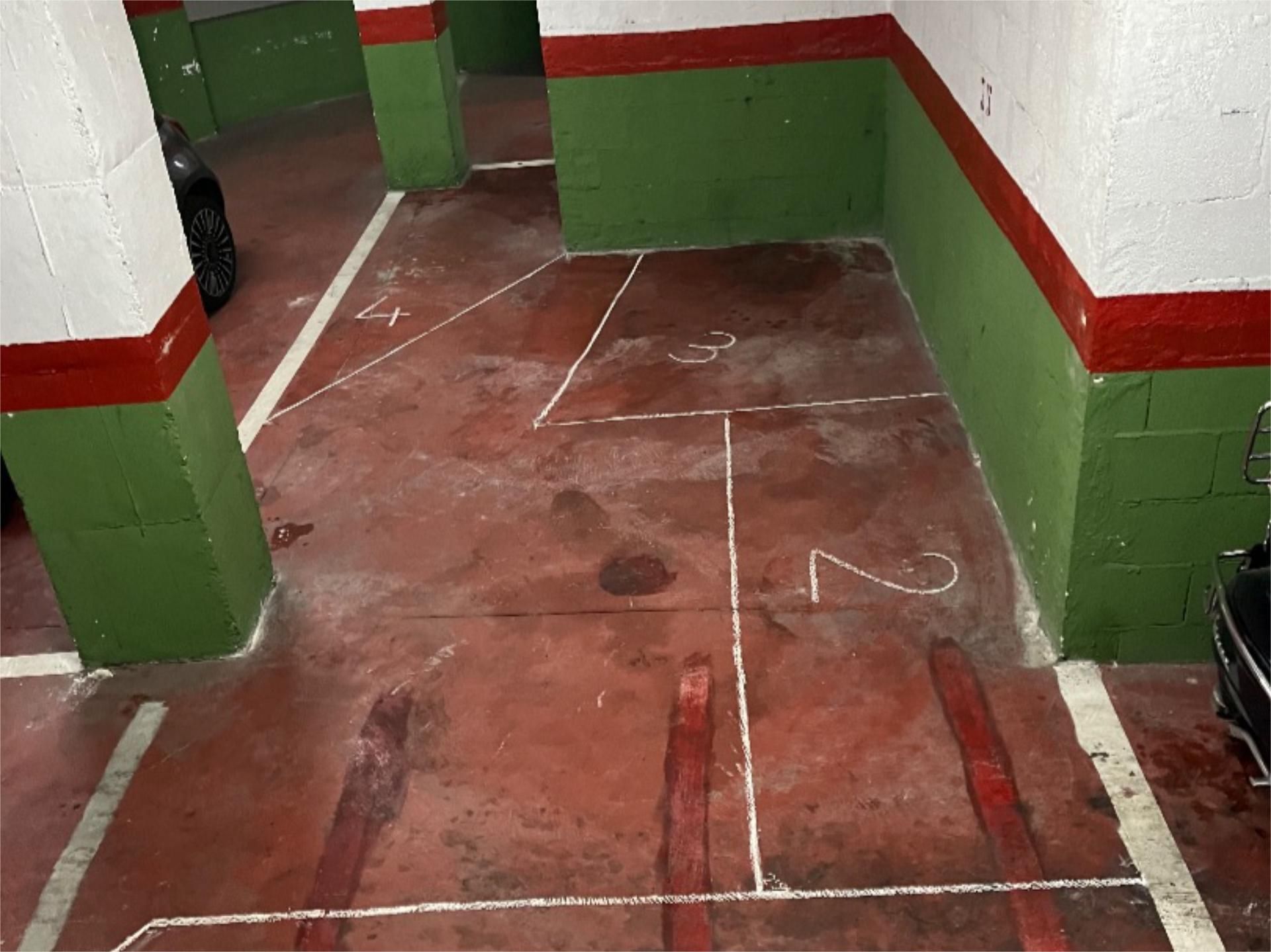 Garatge de lloguer a Carrer de Lluís Fàbregas, 1, El Terreno