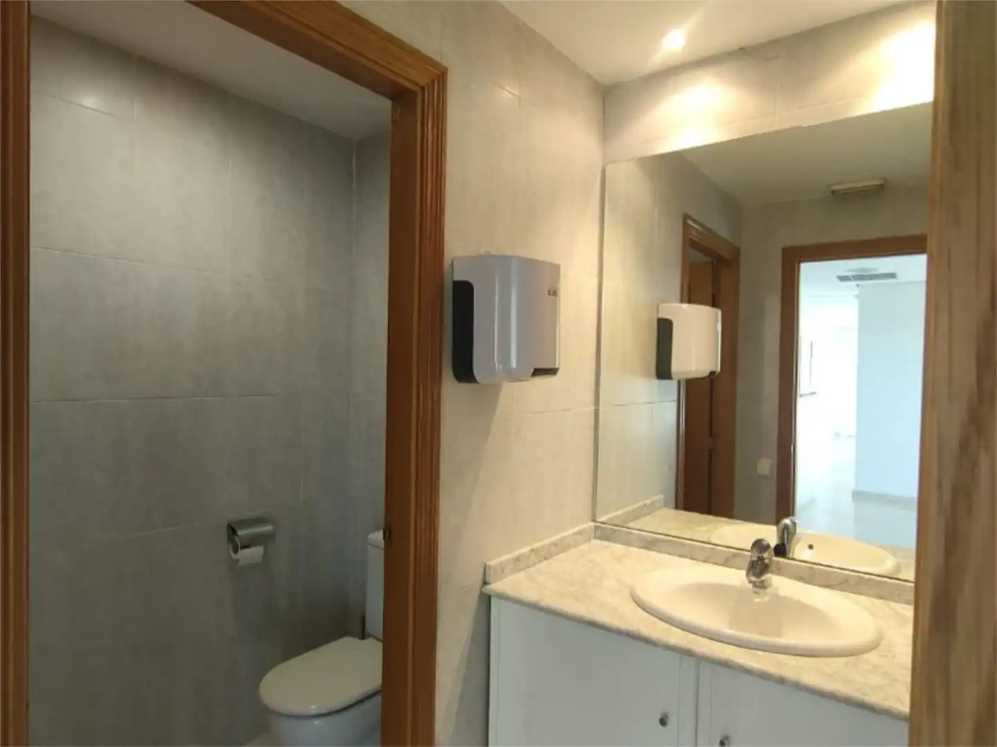 Bathroom of Office for rent in Alfafar