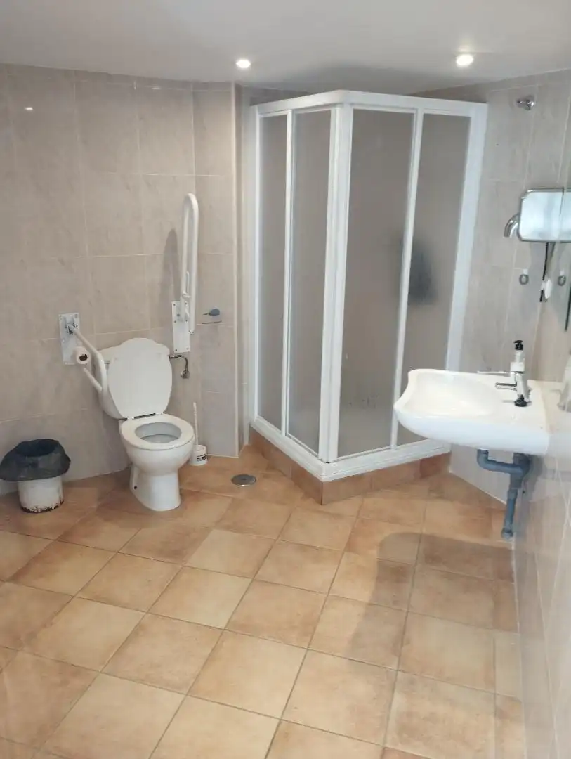 Local en venta en Avenida de Pescia, 1, Avda Pescia - Ctra de Frigiliana Baño de Local en venta en Nerja con Aire acondicionado y Calefacción