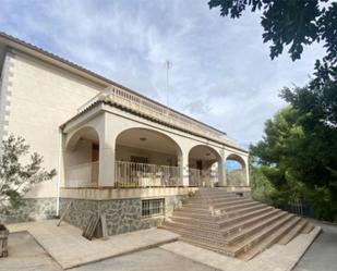 Vista exterior de Casa o xalet en venda en Elche / Elx amb Terrassa, Piscina i Balcó