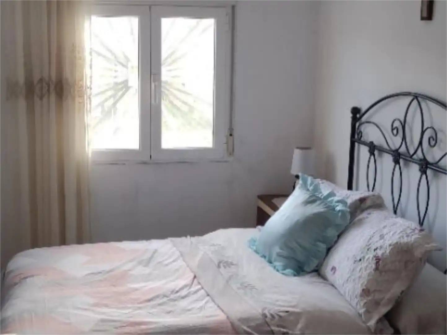 Casa o xalet en venda a Lanzahíta Dormitori de Casa o xalet en venda en Lanzahíta amb Jardí privat, Piscina i Moblat