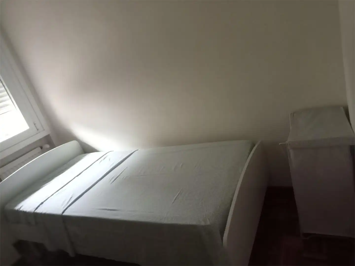Room in Calle de Oña, 65, Virgen del Cortijo - Manoteras