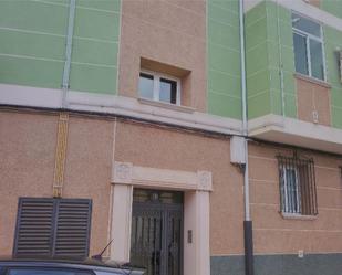 Vista exterior de Pis en venda en Coria amb Aire condicionat, Terrassa i Balcó