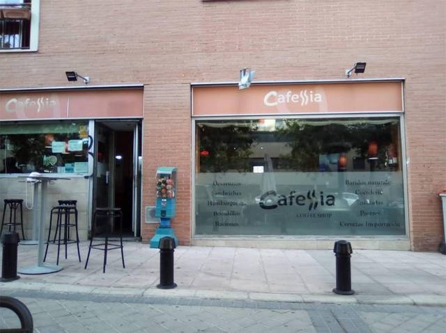 Local comercial en Venta en Calle del Pinar de San José, 22H en PAU de Carabanchel