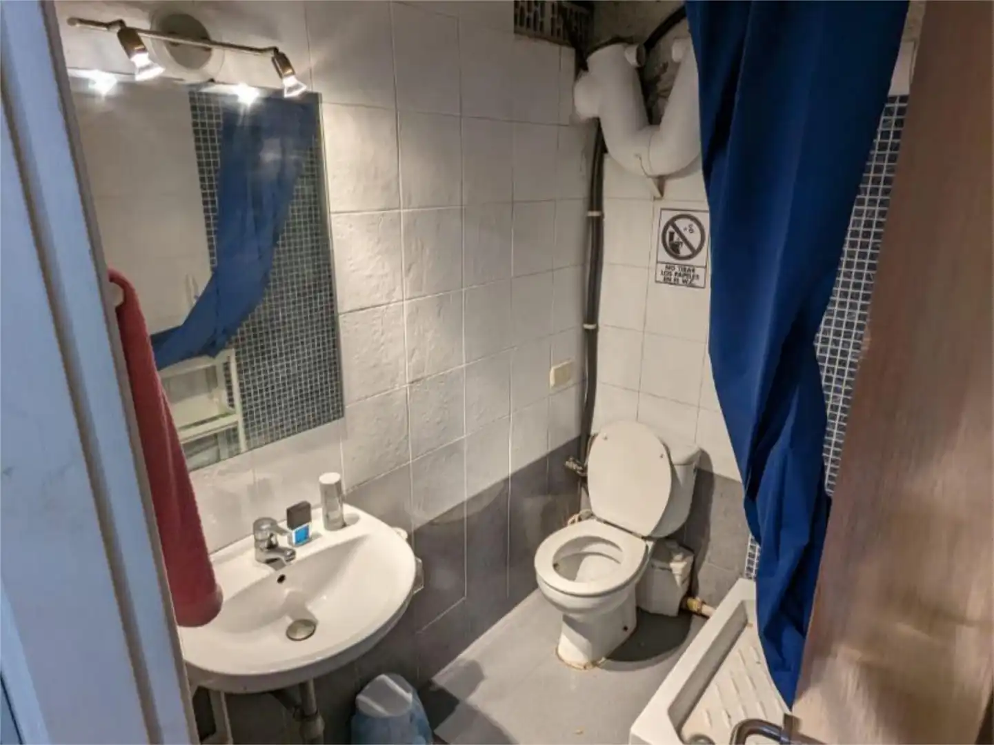 Storage room for sale in Carrer de Mossèn Jacint Verdaguer, 98, Vinyets - Molí Vell Bathroom of Storage room for sale in Sant Boi de Llobregat