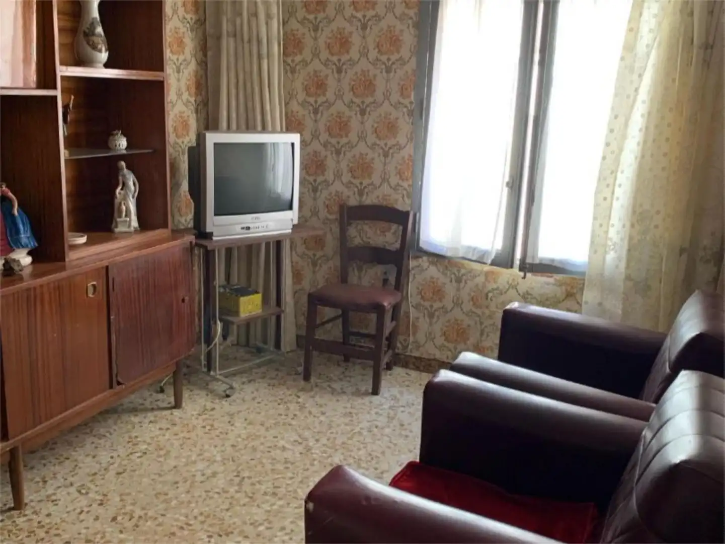 Sala de estar de Casa adosada en venta en Torrijo de la Cañada con Terraza, Trastero y Amueblado