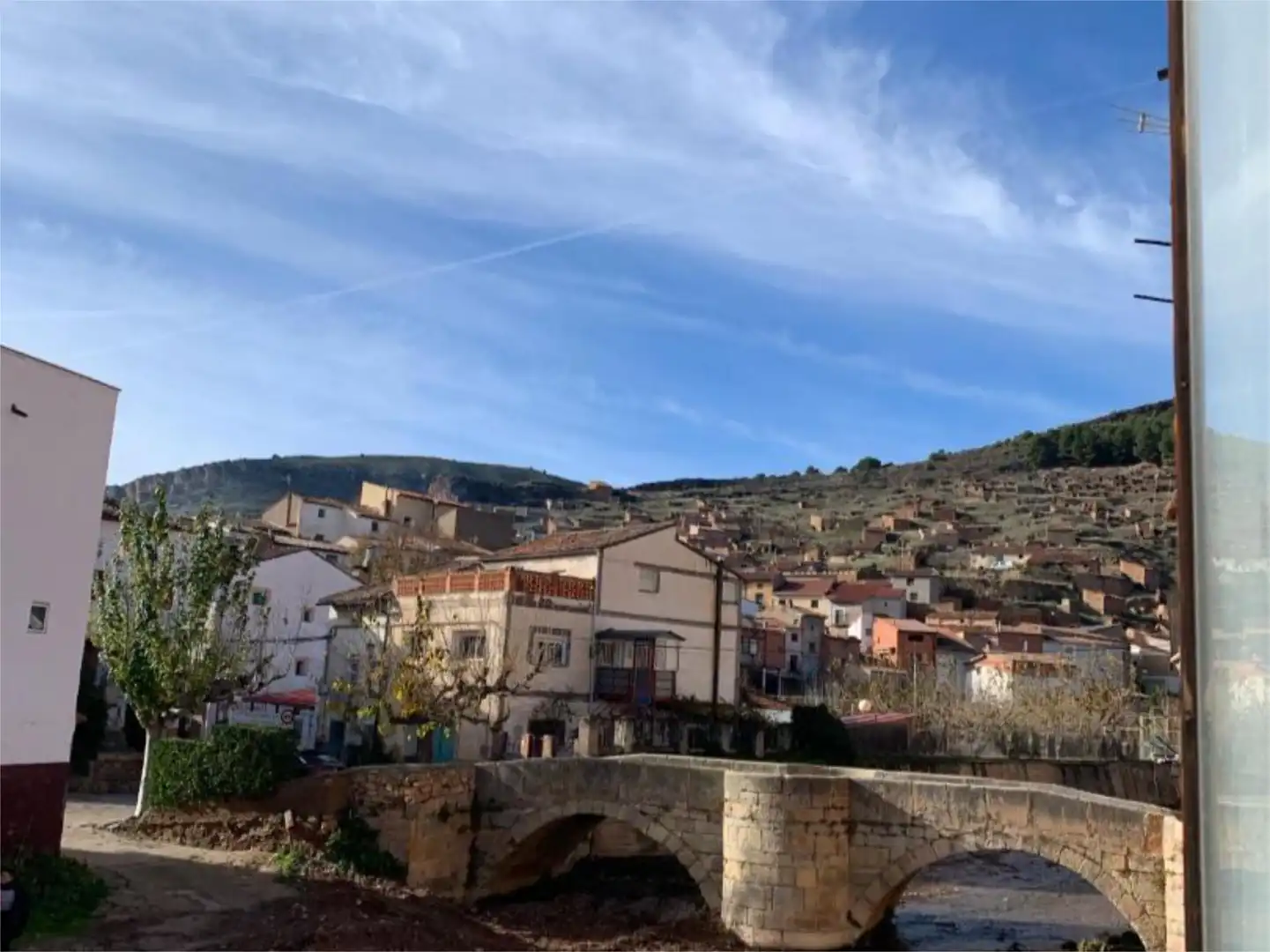 Vista exterior de Casa adosada en venta en Torrijo de la Cañada con Terraza, Trastero y Amueblado