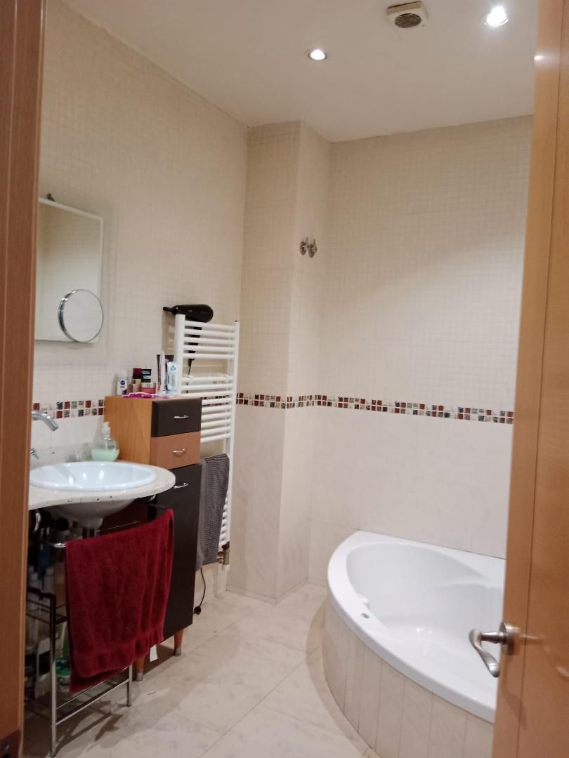 Bathroom of Single-family semi-detached for sale in Bigues i Riells  with Air Conditioner, Heating and Parquet flooring