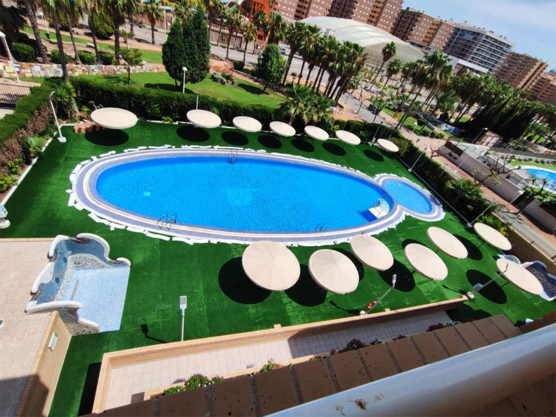 Piscina de Apartament de lloguer en Oropesa del Mar / Orpesa amb Aire condicionat, Calefacció i Jardí privat