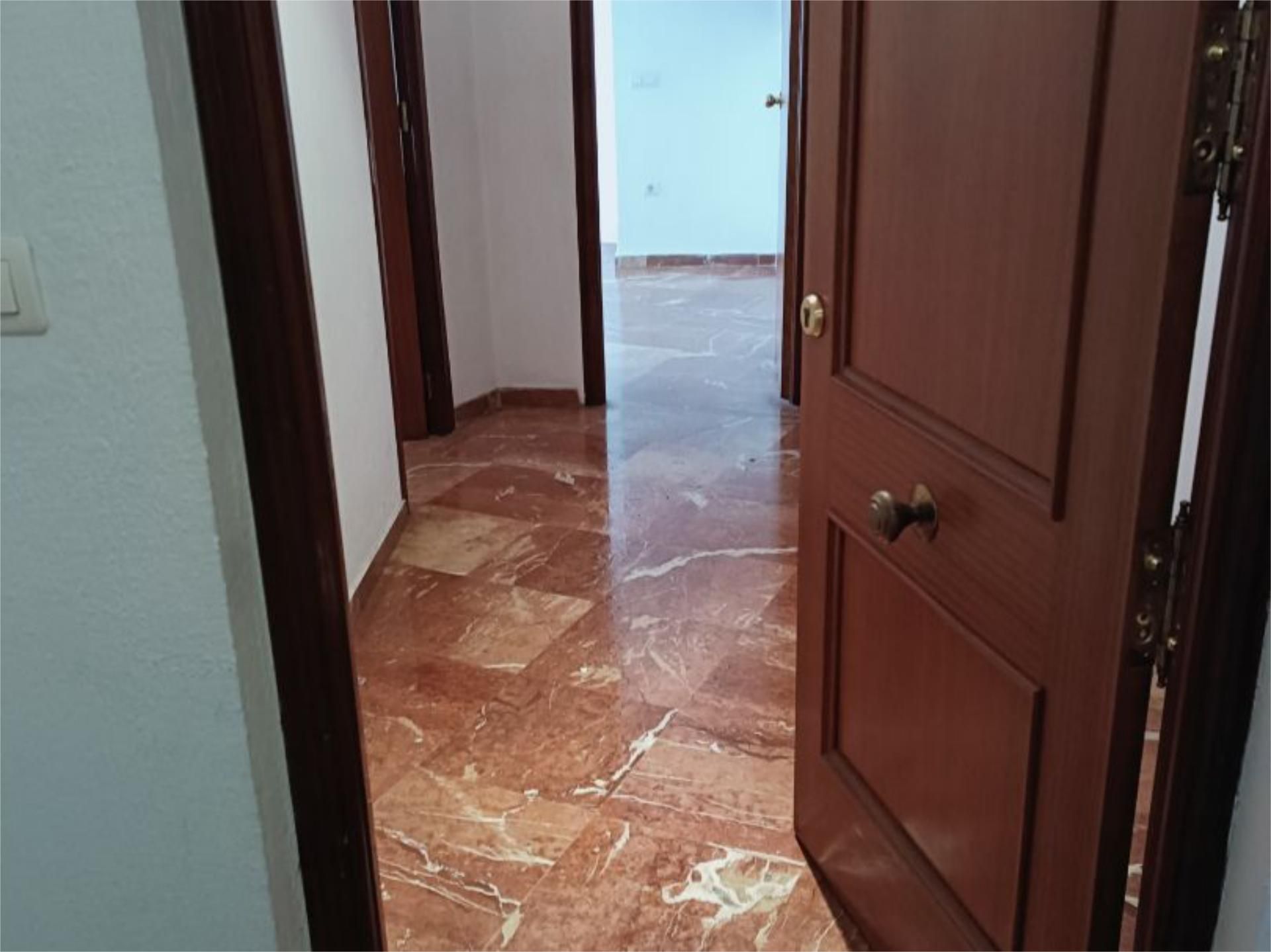 Piso en venta en  Sevilla Capital con Aire acondicionado y Trastero