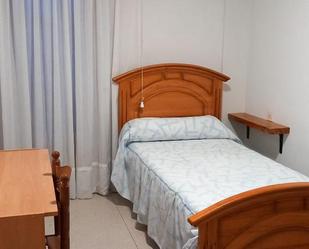 Bedroom of Flat to rent in La Bañeza 