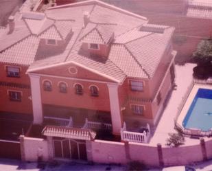 Vista exterior de Pis en venda en Mijas amb Aire condicionat, Terrassa i Piscina