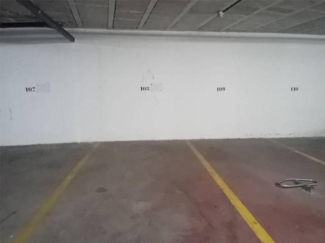 Garaje en Alquiler en de los Descubrimientos, 18 en Ciudad Expo