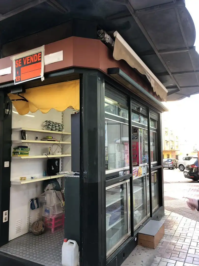 Local en venta en Calle Segismundo Moret, 27, Parque Victoria Eugenia Local en venta en Málaga con Aire acondicionado