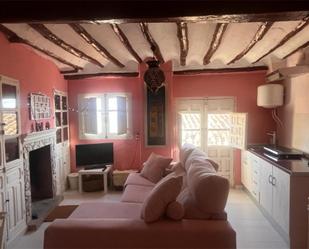 Sala d'estar de Casa adosada en venda en Moratalla amb Balcó