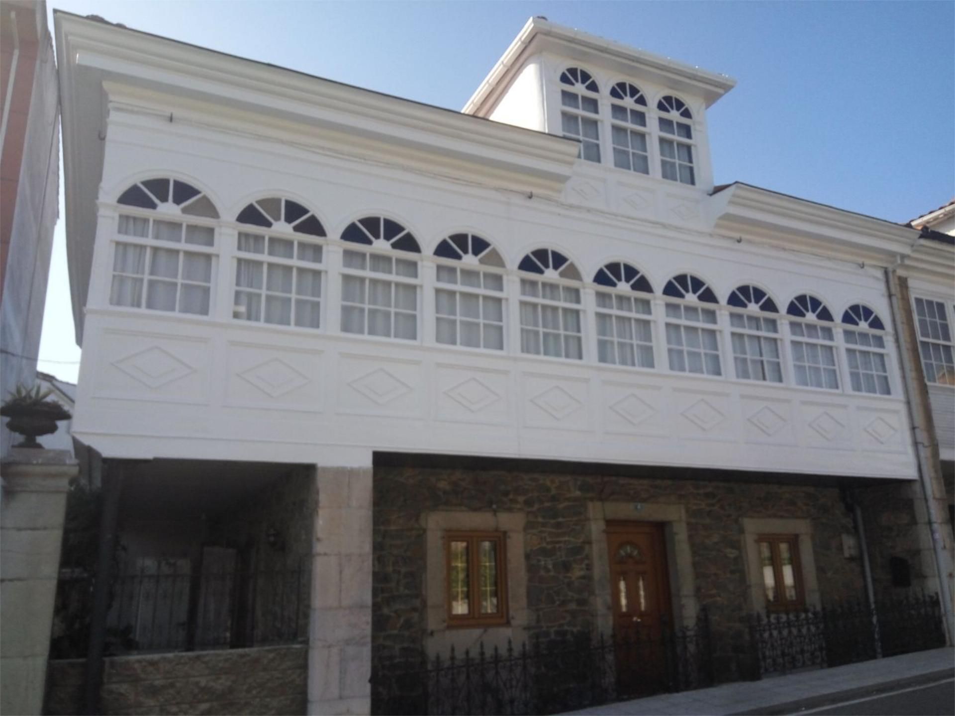 Exterior view of Single-family semi-detached for sale in Soto del Barco  with Terrace