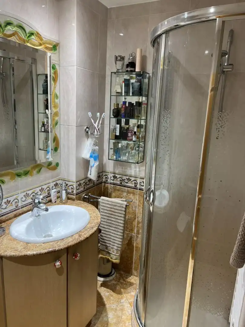Flat for rent in Rúa Hortensia, 3, A Piriganlla - Albeiros - Garabolos Bathroom of Flat for rent in Lugo with Heating, Furnished and Oven