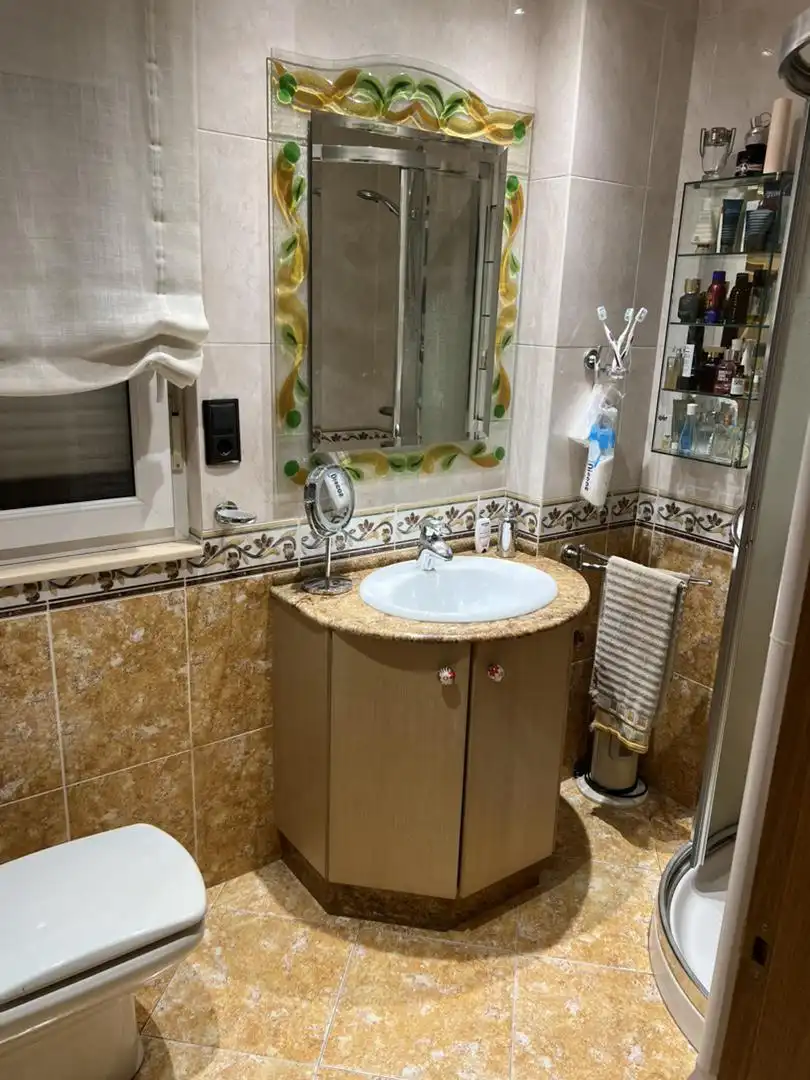 Flat for rent in Rúa Hortensia, 3, A Piriganlla - Albeiros - Garabolos Bathroom of Flat for rent in Lugo with Heating, Furnished and Oven