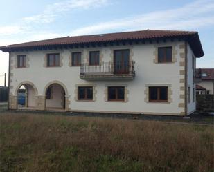 Vista exterior de Casa o xalet en venda en Ribamontán al Mar amb Terrassa i Balcó