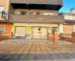 Vista exterior de Casa o xalet en venda en  Almería Capital amb Terrassa