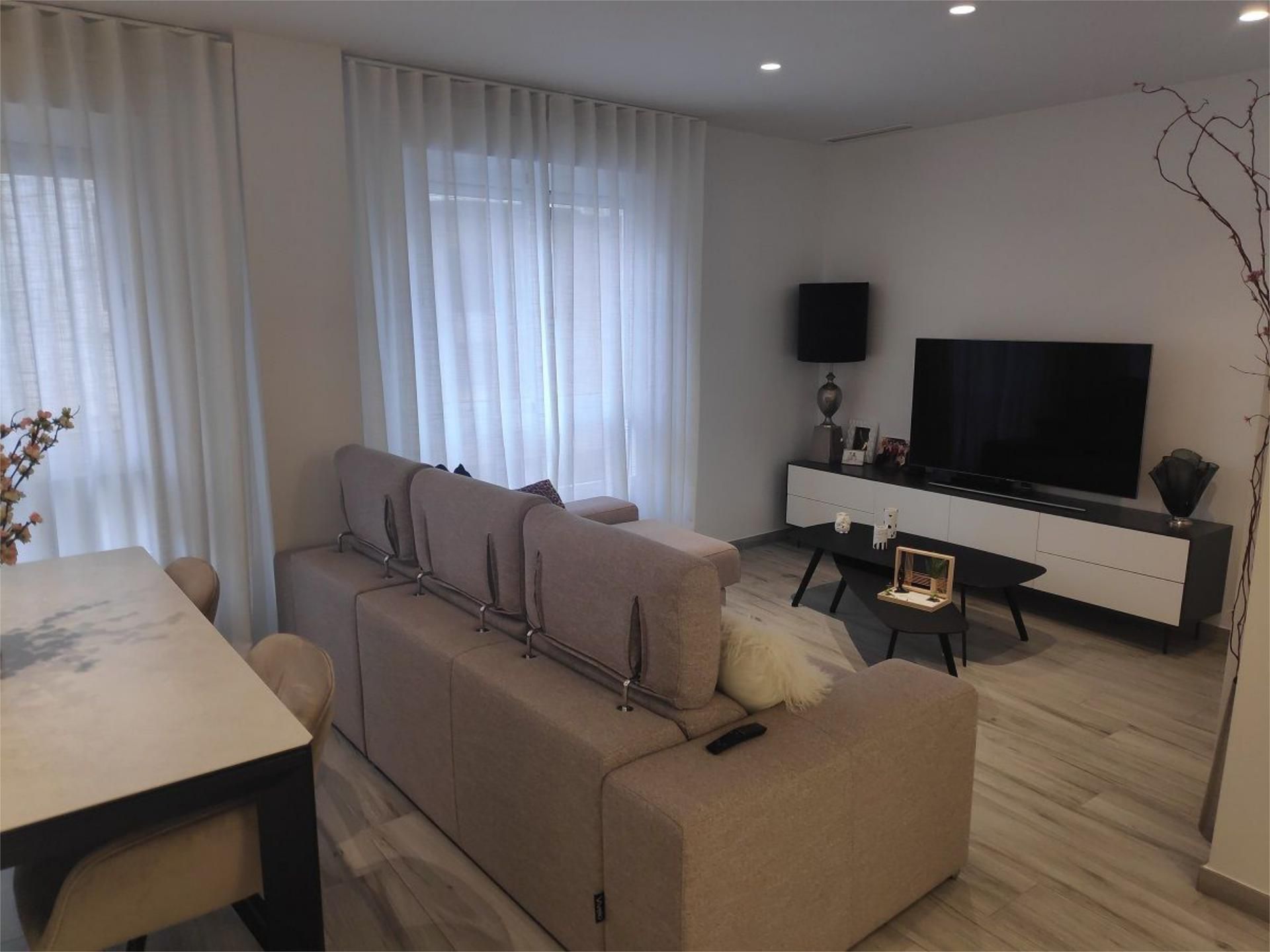 Sala d'estar de Pis en venda en Elche / Elx amb Aire condicionat, Calefacció i Moblat