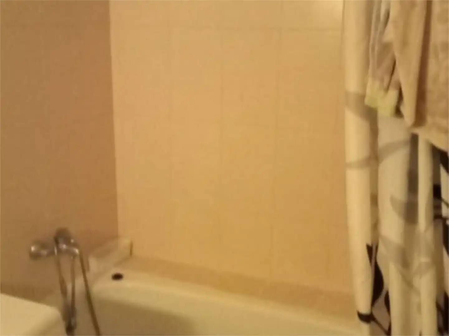 Baño de Piso en venta en Jaén con Aire acondicionado, Calefacción y Jardín privado