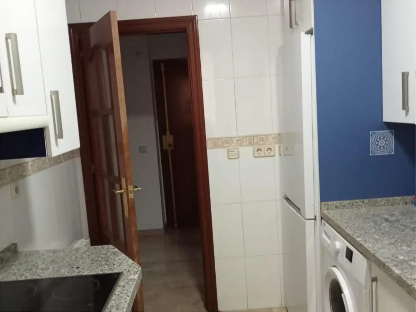 Piso en venta en Calle Alcalá Wenceslada, 4, Ctra. Circunvalación - La Magdalena Cocina de Piso en venta en Jaén con Aire acondicionado, Calefacción y Jardín privado