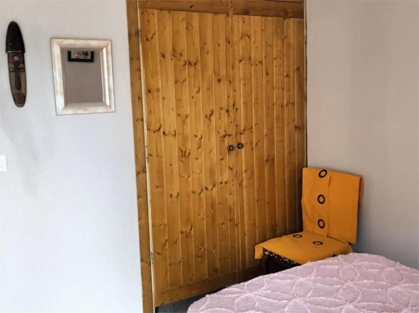 Casa adosada en venda a Calle Cavestany, 12, San Cebrián de Mazote Dormitori de Casa adosada en venda en San Cebrián de Mazote amb Calefacció i Moblat