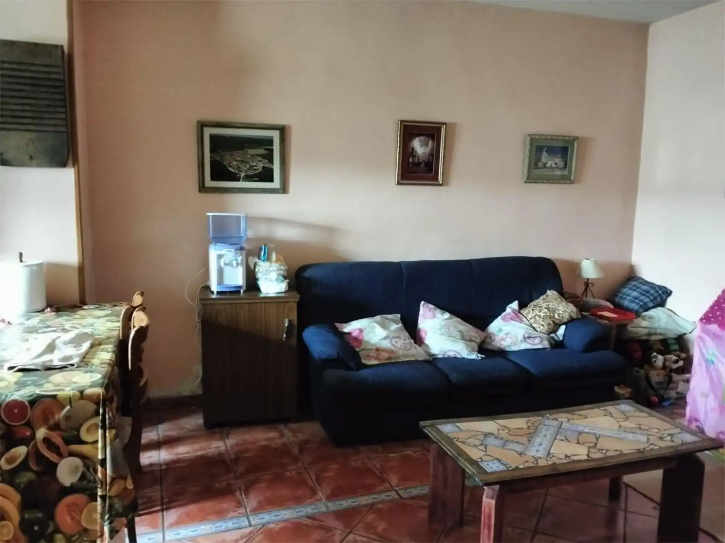 Casa adosada en venda a Calle Cavestany, 12, San Cebrián de Mazote Sala d'estar de Casa adosada en venda en San Cebrián de Mazote amb Calefacció i Moblat
