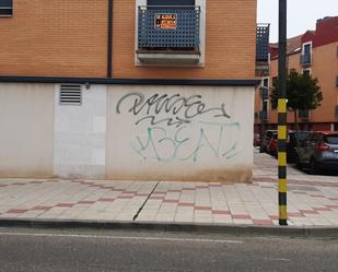 Vista exterior de Local de lloguer en Santovenia de Pisuerga amb Calefacció