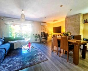 Sala d'estar de Casa o xalet en venda en Valdemoro amb Aire condicionat, Terrassa i Piscina