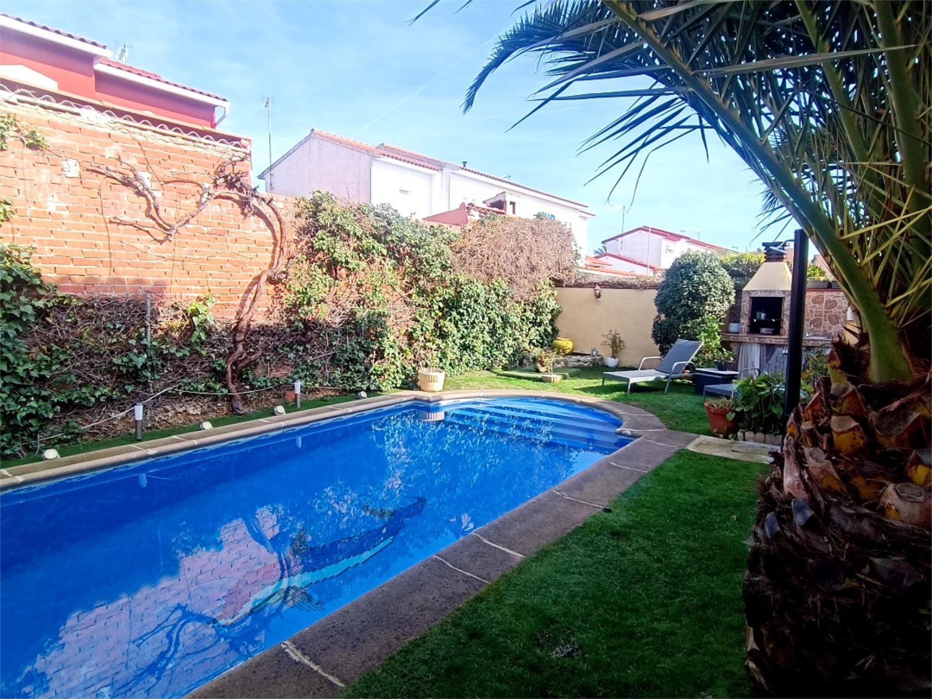 Swimming pool of House or chalet for sale in Cedillo del Condado  with Air Conditioner, Heating and Private garden
