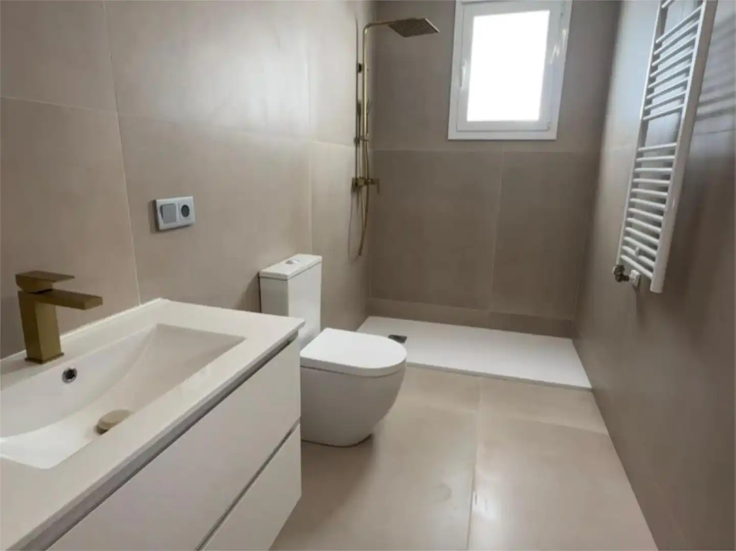 Pis en venda a Carrer de la Ciutat de Reus, 19, Barenys Bany de Pis en venda en Salou amb Aire condicionat, Terrassa i Piscina
