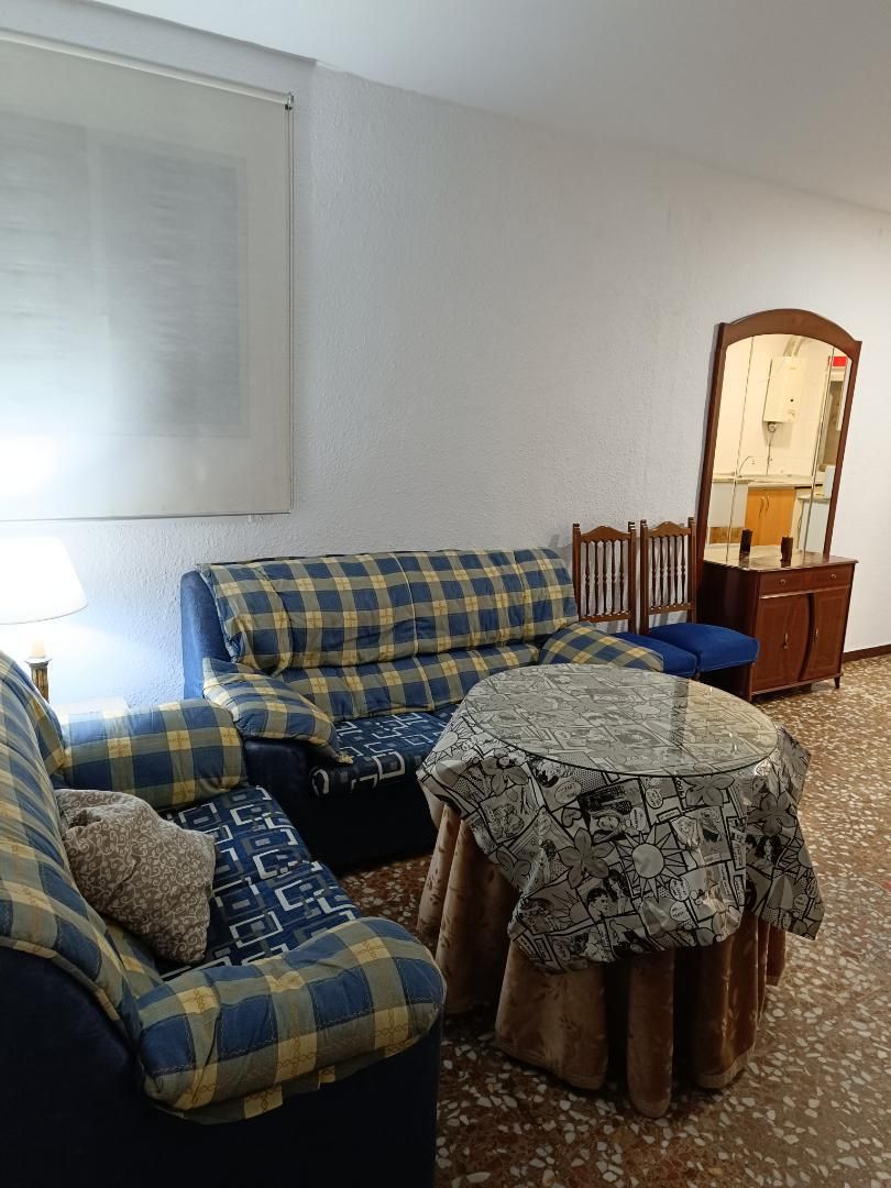 Sala d'estar de Apartament de lloguer en Obejo amb Aire condicionat, Calefacció i Terrassa