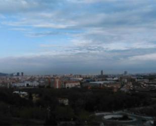 Vista exterior de Pis en venda en Cornellà de Llobregat amb Aire condicionat i Balcó