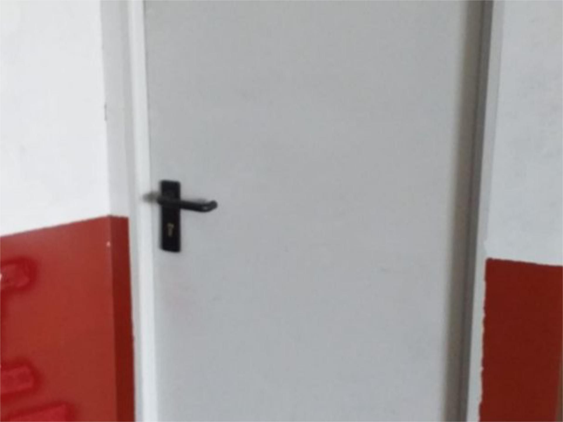Box room for sale in Negreira