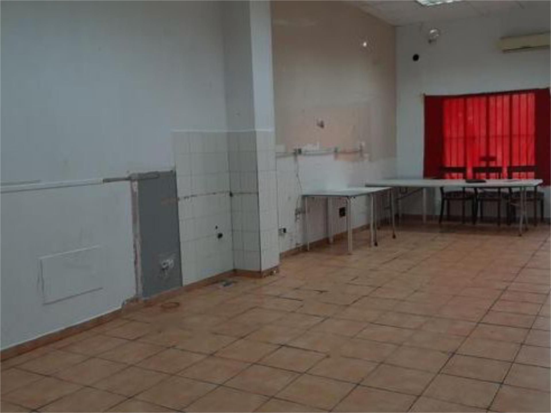 Premises to rent in Algeciras  with Air Conditioner