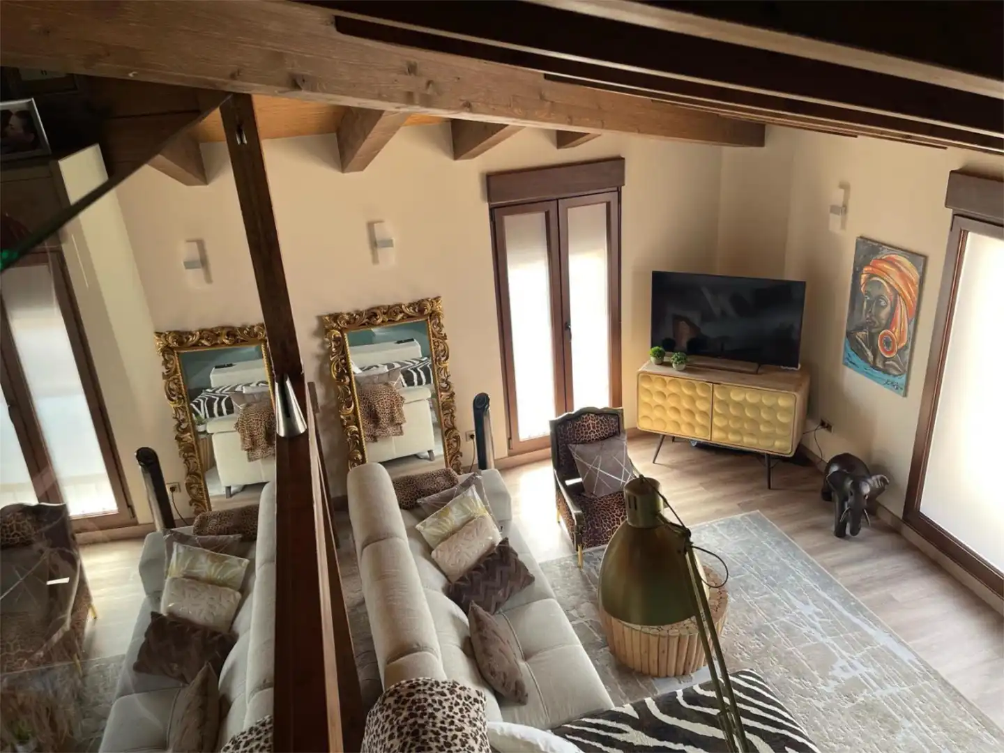 Sala d'estar de Casa adosada en venda en Roales amb Aire condicionat