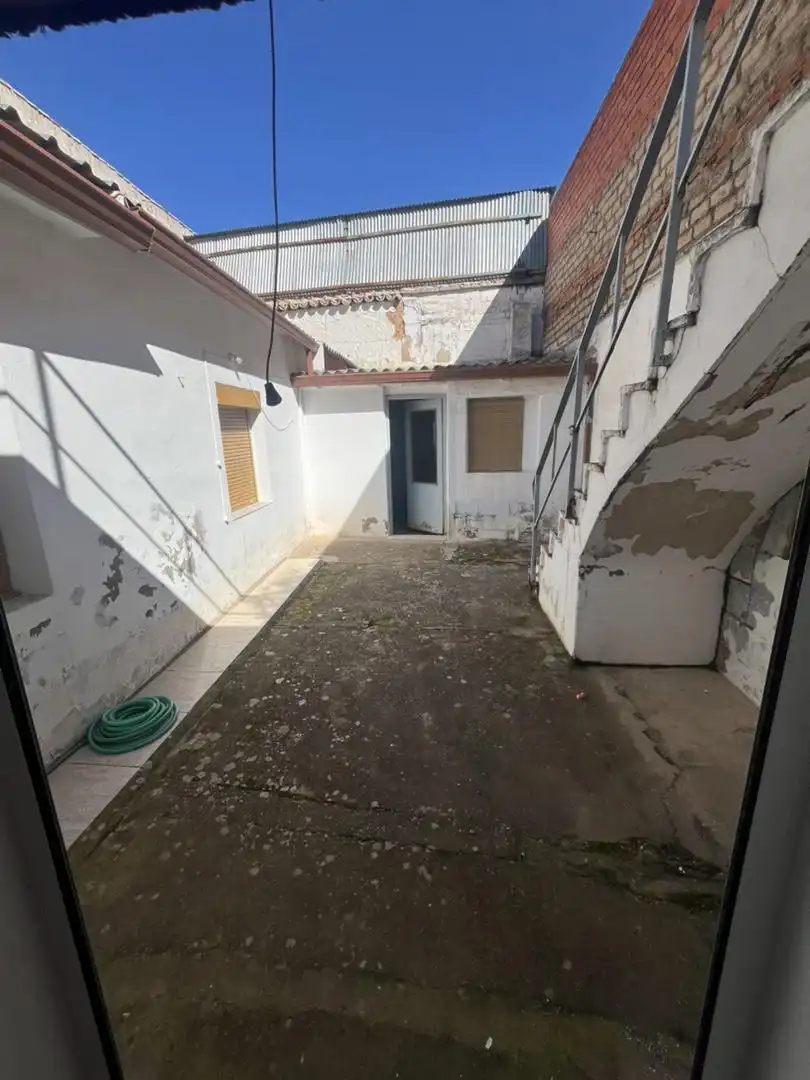 Casa adosada en venda a Avenida de la Constitución, 90, La Villa de Don Fadrique Casa adosada en venda en La Villa de Don Fadrique amb Terrassa, Traster i Moblat